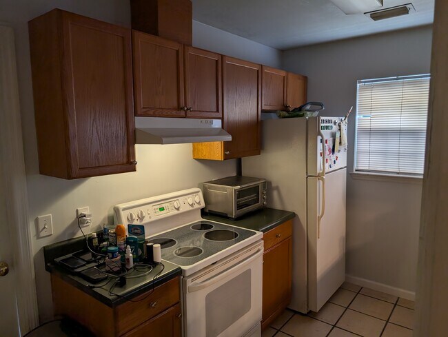 kitchen B - 2443 Chateau Ln