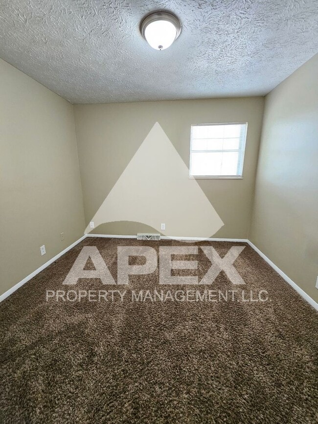 Building Photo - Nice 3Bd 1.5 Townhouse in WEST KNOX off Ce...