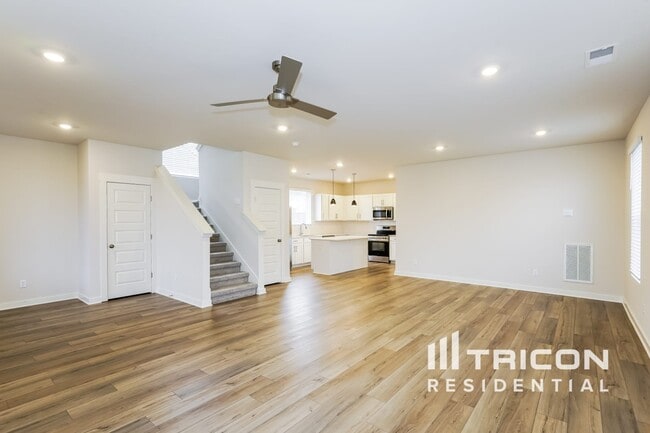 Building Photo - 6406 Lake Run Ct