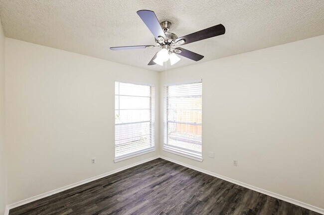 Building Photo - 15610 Cabot Creek Cir