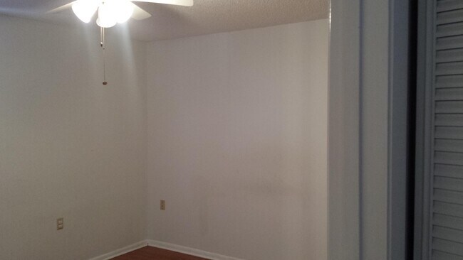 Building Photo - 3540 Whitehall Dr
