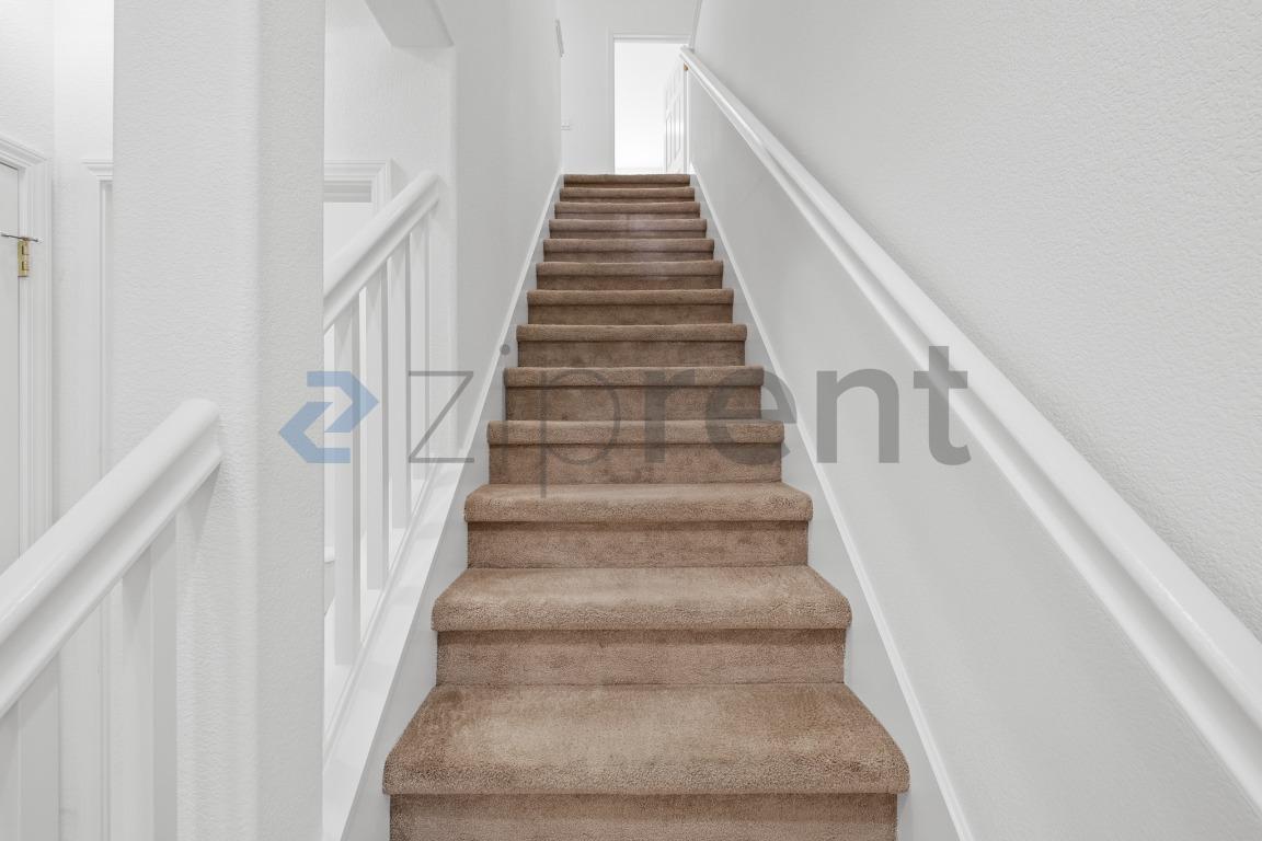 Building Photo - Unit