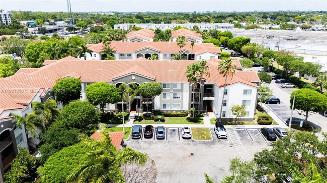 Building Photo - 6831 SW 44th St