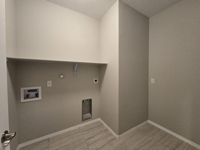Building Photo - 5331 Chicoma