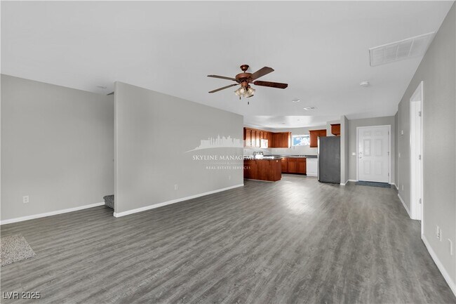 Building Photo - 200 S Mount Charleston Dr E