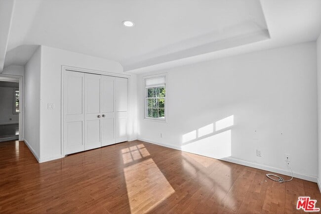 Building Photo - 15 N Ridgewood Rd