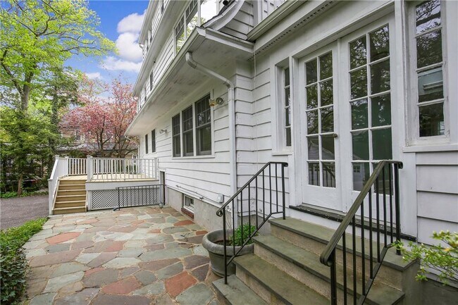 Building Photo - 4 Sage Terrace