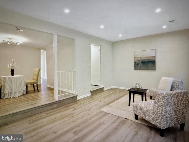 Building Photo - 3039 Mission Square Dr