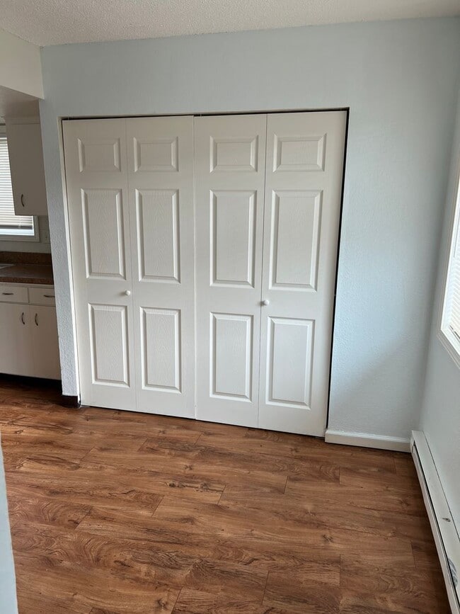 Building Photo - Sh400-402