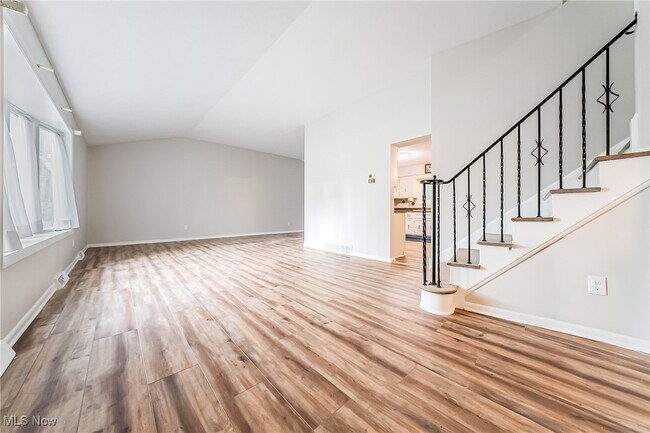 Building Photo - 1682 Mendelssohn Dr