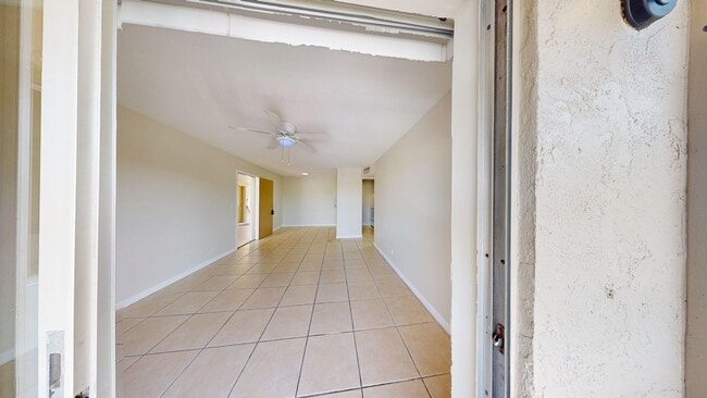 Building Photo - 2BD/2BA Condo in West Palm Beach!!
