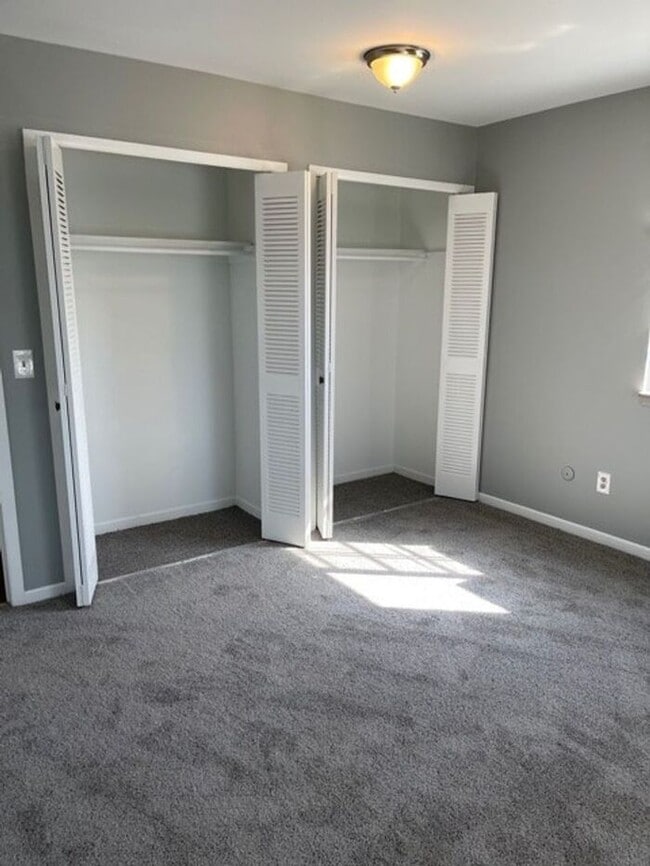 Building Photo - Downtown Rochester Condo- Heat and Water I...