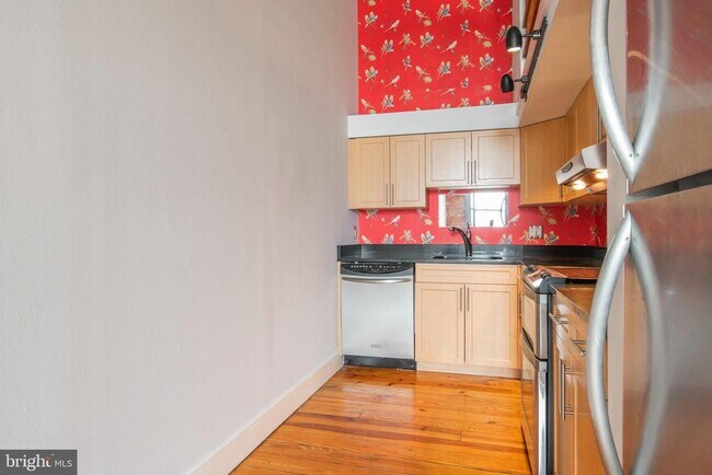 Building Photo - 313 Arch St