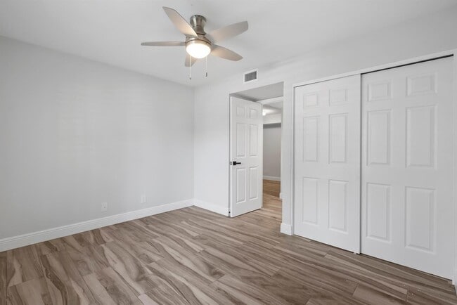 Building Photo - 2518 SE Anchorage Cove