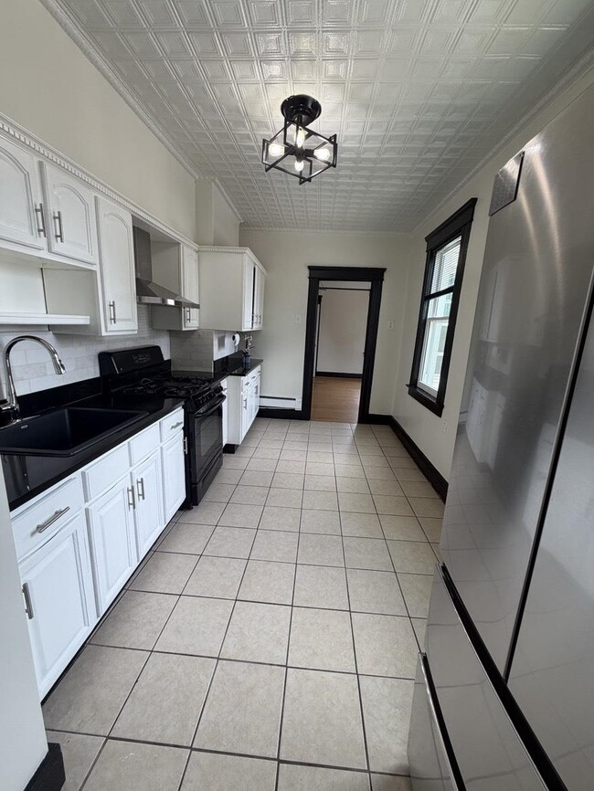 Building Photo - 425 75th St