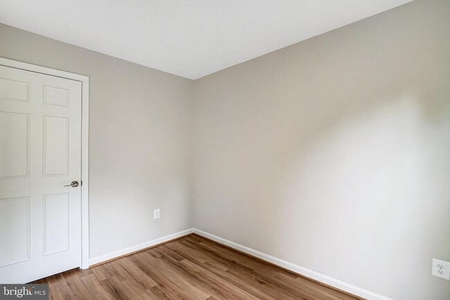 Building Photo - 7729 Inversham Dr