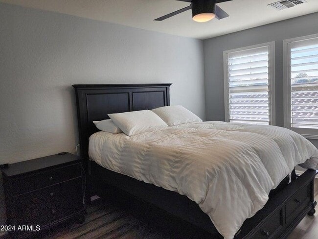 Building Photo - 1822 N 77th Glen