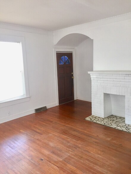 Building Photo - 519 4th Ave