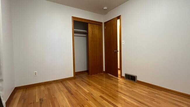 Building Photo - 1628 Smith Pl