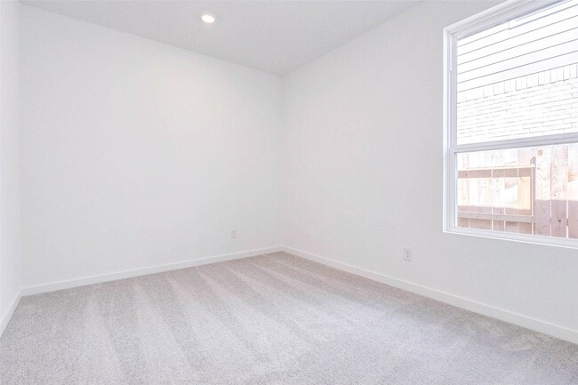 Building Photo - 27410 Sweetwater Bay Dr