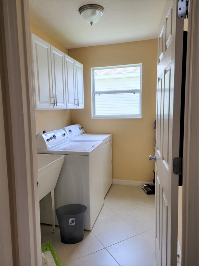 Building Photo - 2423 Ansley Path