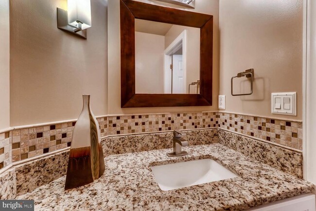 Building Photo - 1290 Harbor Island Walk