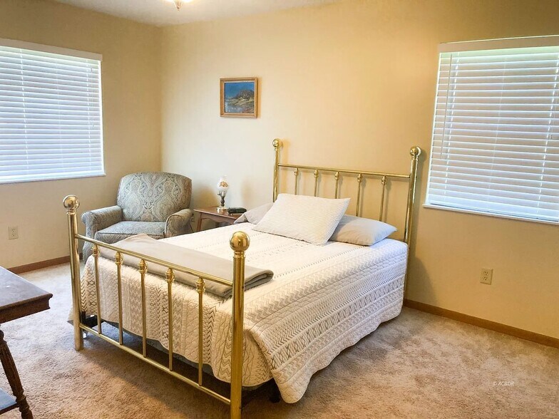 Building Photo - 504 Altamonte Dr