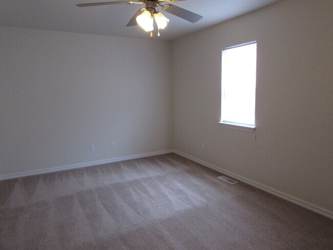Building Photo - 119 Andrews Dr