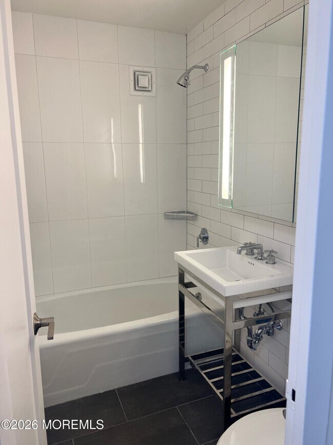 Building Photo - 10 Ocean Blvd