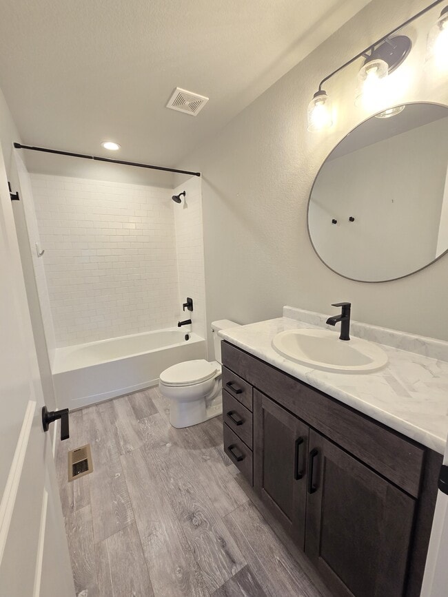 Building Photo - 5446 Mesa Top Dr