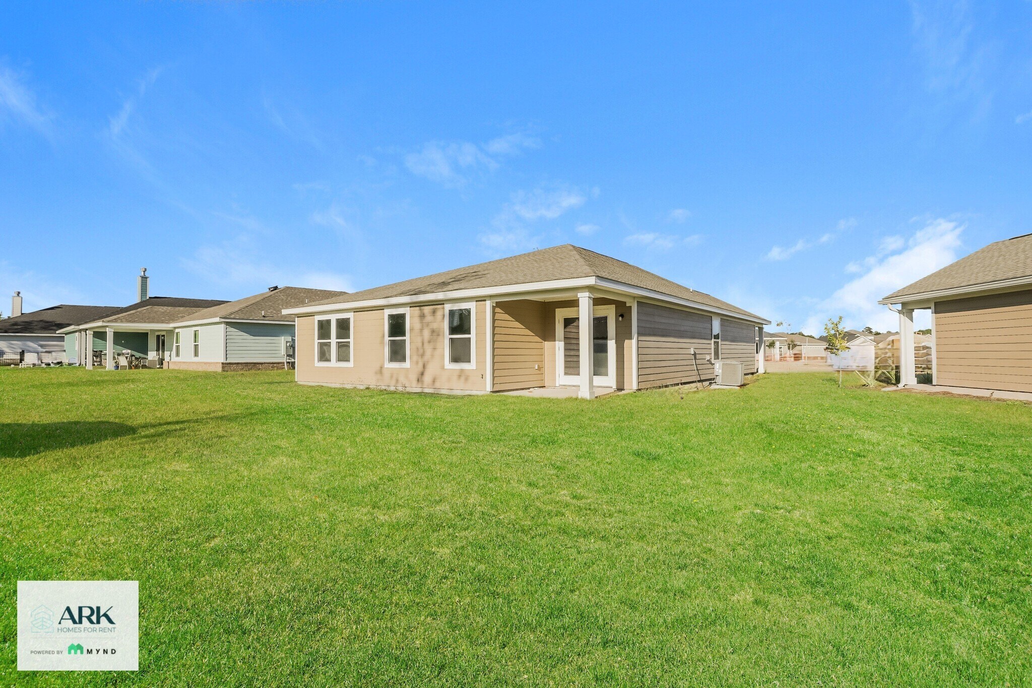 Building Photo - 560 Riverwalk Cir
