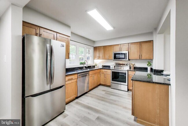 Building Photo - 6153 Strasburg Dr
