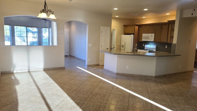 Building Photo - Remodeled 3-bedroom in great Gilbert ocation