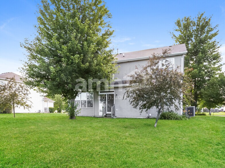 Building Photo - 605 Country Brook Ln