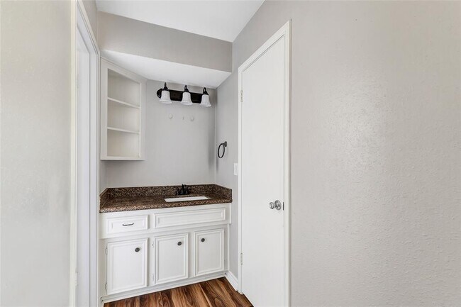 Building Photo - 2414 Chanay Ln