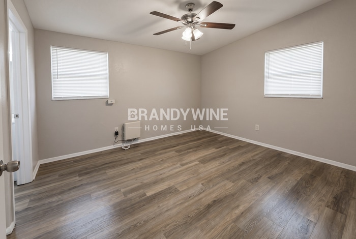 Building Photo - 1206 E Camellia Dr