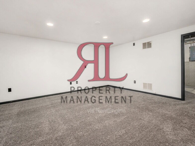 Building Photo - 6071 Phar Lap Dr