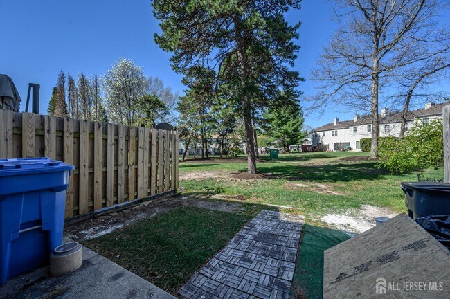 Building Photo - 805 Darlington Dr