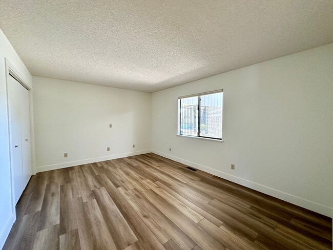 Building Photo - Sweeping Views of Yakima Valley