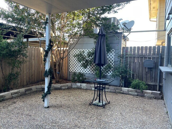 Building Photo - MOVE IN SPECIAL $250 OFF FIRST MONTH'S REN...