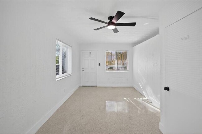 Building Photo - 1821 Middle River Dr