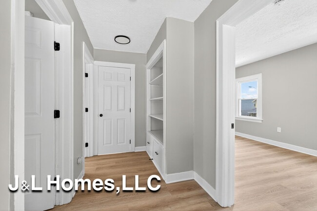 Building Photo - 888 Miller Ave