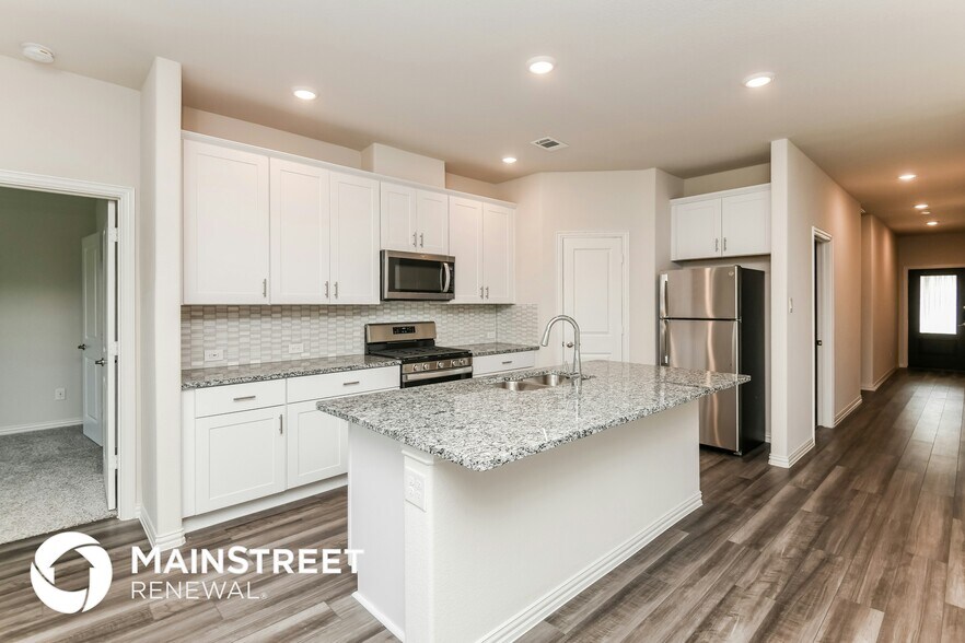 Building Photo - 2520 Shakopee St