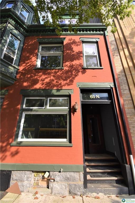 Primary Photo - 61 N 4th St