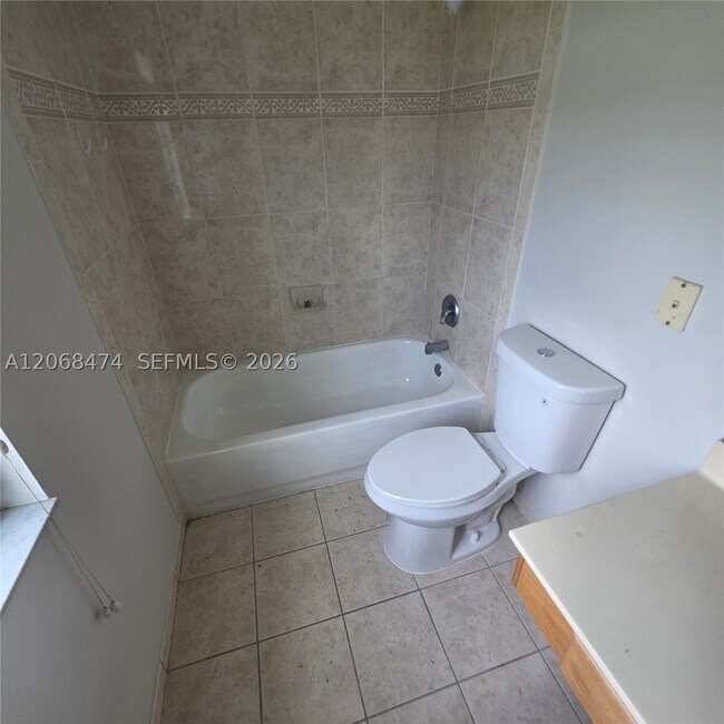 Building Photo - 4730 Lago Vista Dr