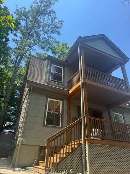 Building Photo - 3033 Marshall Ave