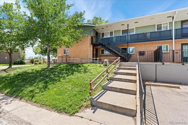 Primary Photo - 6700 Wadsworth Blvd