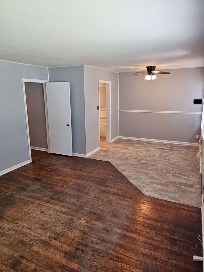 Building Photo - 3 bedroom, 1 bath remodeled home