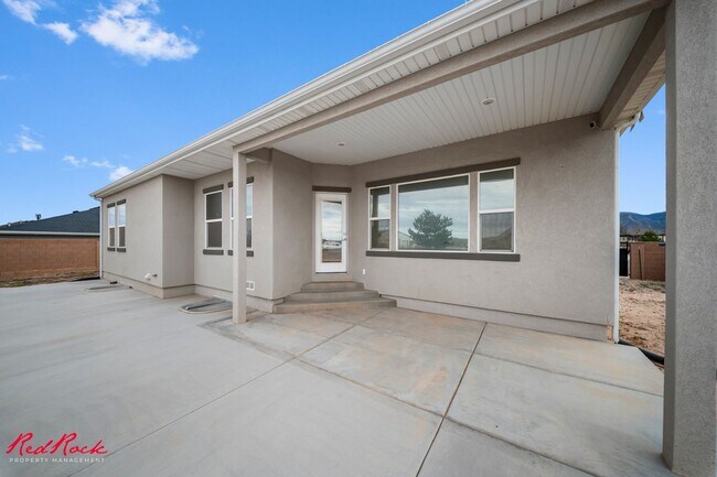 Building Photo - Modern 5 Bedroom Home in Cedar City!