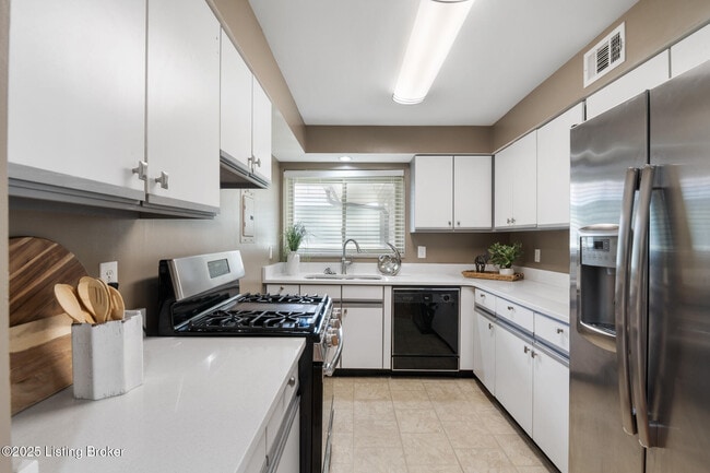 Building Photo - 2705 Riedling Dr